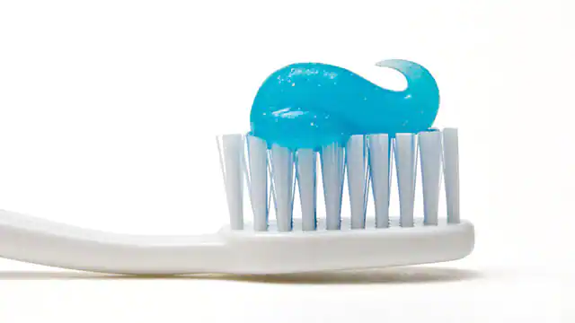 مواد تشکیل دهنده خمیردندان